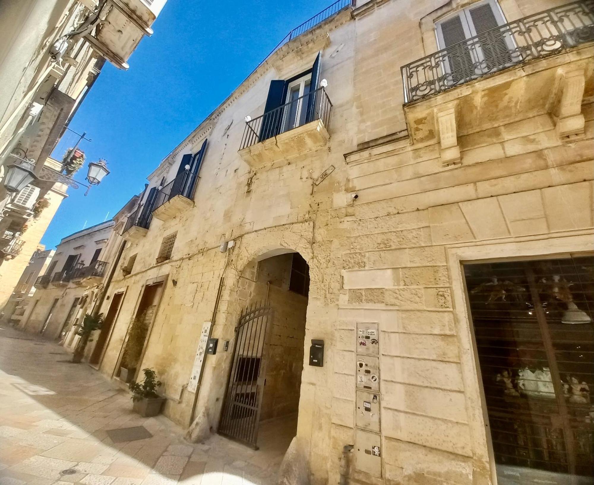 Li Frati Suite Lecce Esterno foto